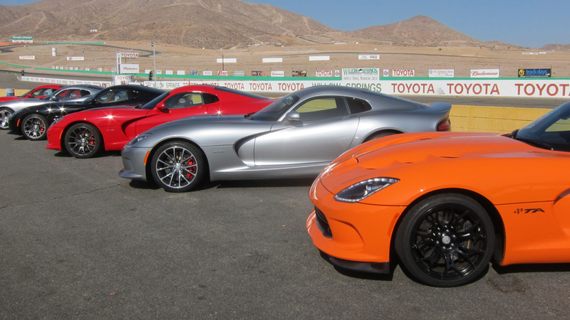 Illustration for article titled The SRT Viper TA Is Absolutely Bonkers To Drive On A Track